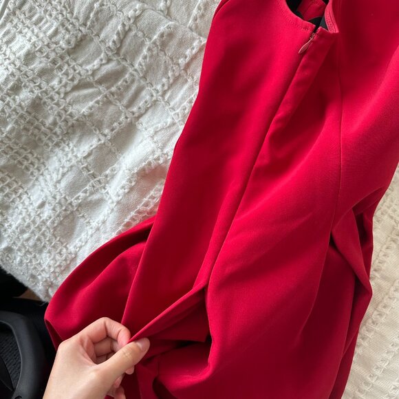 BANANA REPUBLIC RED SCALLOPED PLEATED RED DRESS - SIZE 2 LIKE NEW - Picture 5 of 5